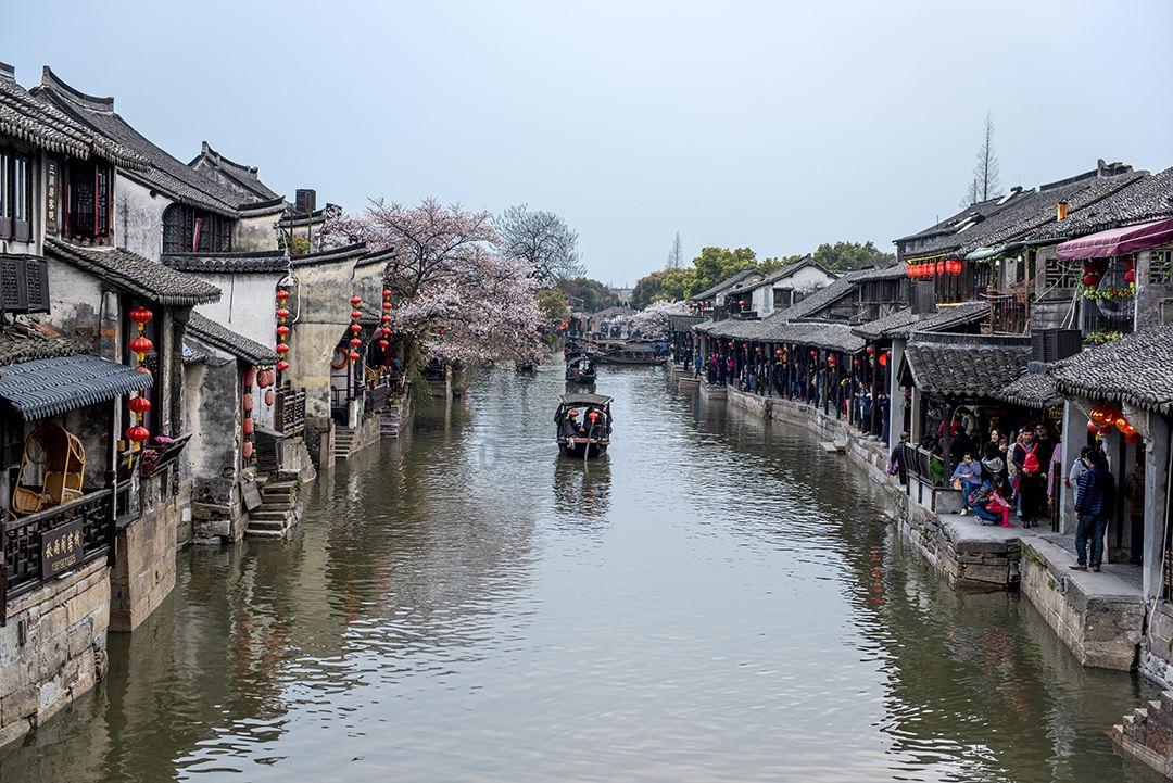 创业黑马：子公司拟与厦门算能基于大模型等数字技术方面开展合作